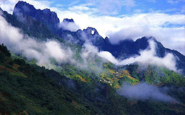 怒江州-福贡县-石月亮乡-高黎贡山·石月亮（三江并流·怒江大峡谷）风景区