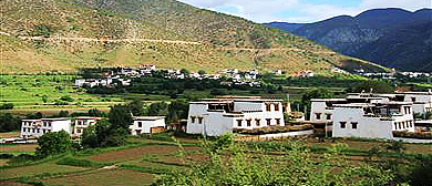 甘孜州-得荣县-茨巫乡-茨巫藏乡（白藏房）风景区