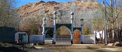 喀什地区-疏附县-乌帕尔镇-|元|麻赫穆德·喀什噶里墓