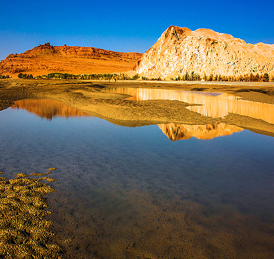 和田地区-墨玉县-塔克拉玛干沙漠·红白山（|唐|麻扎塔格戍堡遗址）风景区